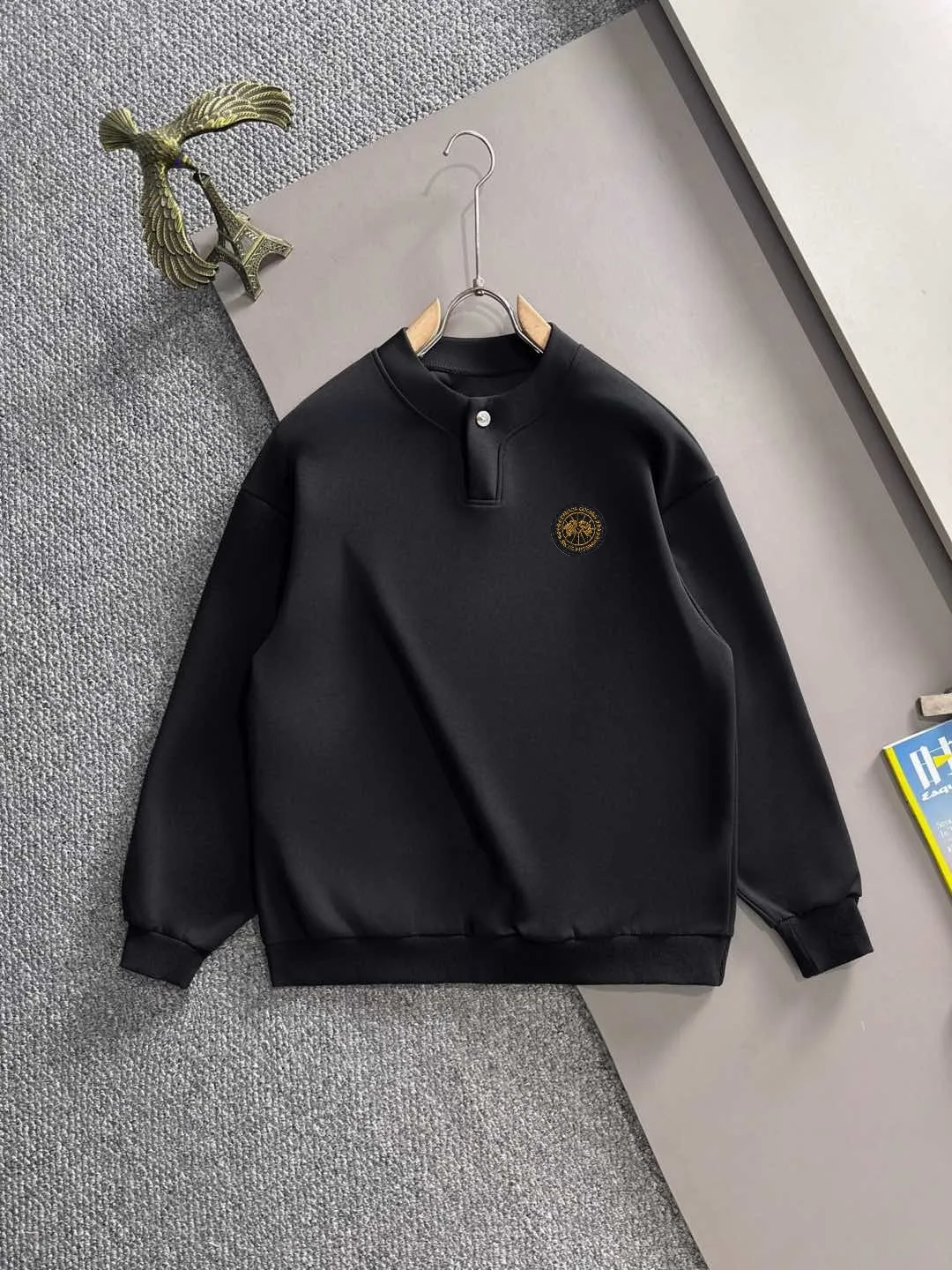 P360 Big Goose 2025 long-sleeved round neck sweatshirt for men and women, same style for many celebrities, top original version, feel free to compare 🆚The fabric is custom-dyed and lightly sprayed and distressed, the fabric, material, and details are consistent with the original, using special cotton and linen fabrics. The cost of the fabric is extremely expensive. It is twice as expensive as pure cotton material, no expense is spared just to do better. Three standards are complete. The comparison between non-market products and my fabrics is very different, only the top version! Size: M-5XL